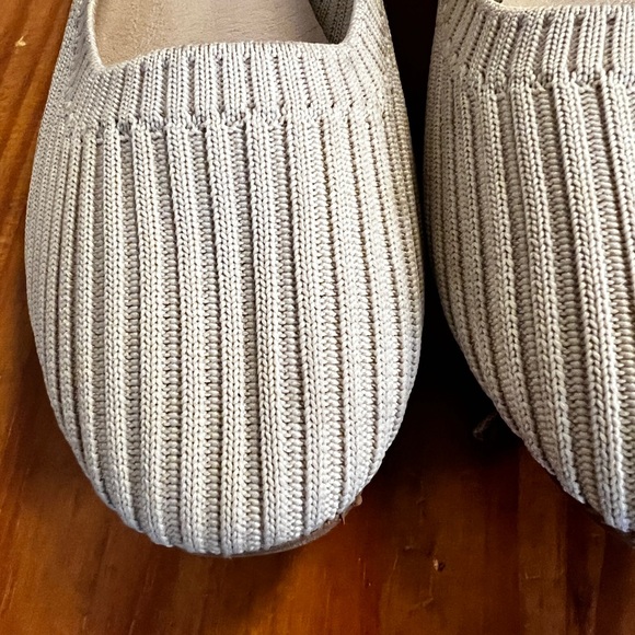 Danskin Cream Elastic Ribbed Ballet Flats - Picture 8 of 9